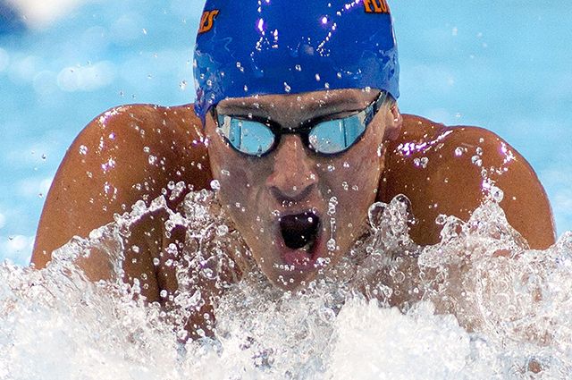 Частые отиты могут быть от плавания