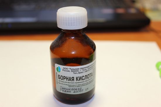 Лечение борной кислотой ушей