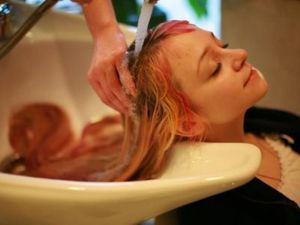 Чем лечат кожу головы после химического ожога