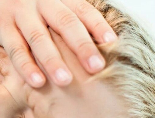 Как узнать что у новорожденного болит голова