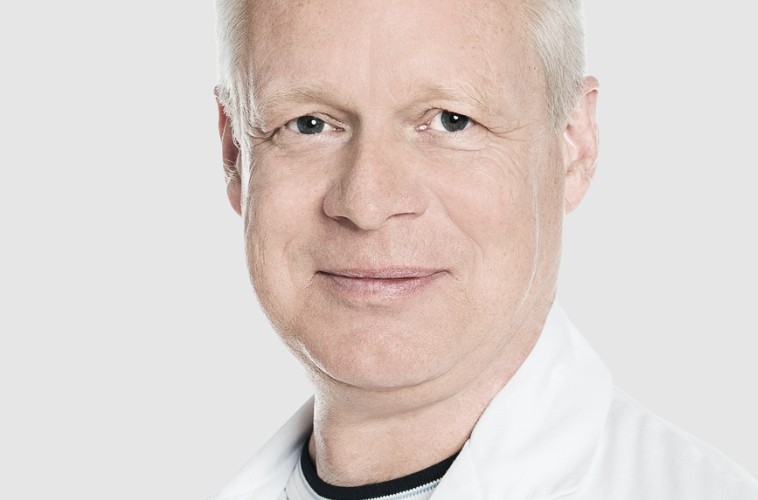 Болит спина пах температура